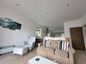 Χώρος καθιστικού στο Sea View Apartment - 2 Bedrooms - Sleeps 4