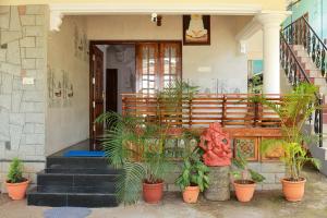 Κήπος έξω από το Lakshmi Ayurveda & Yoga Retreat