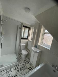 Ένα μπάνιο στο Bob & Beths +1 φωτογραφίες