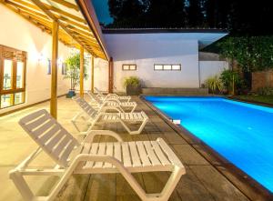 Πισίνα στο ή κοντά στο Ayurveda Colonial Mansion