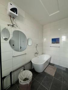 Koupelna v ubytování Luxury 3BR in Lekki