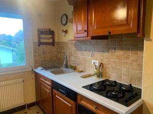 Η κουζίνα ή μικρή κουζίνα στο maison en face de la mer