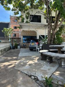 Το κτήριο όπου στεγάζεται  η παραθεριστική κατοικία