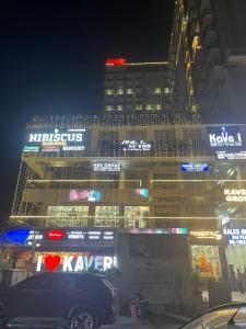 Bygningen som lejligheden ligger i + 4 billeder