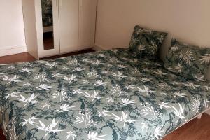 Ένα ή περισσότερα κρεβάτια σε δωμάτιο στο NIA REN Republique