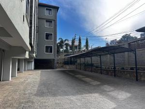 Το κτήριο όπου στεγάζεται  το διαμέρισμα