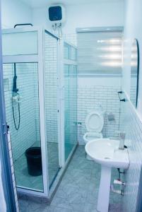 Ένα μπάνιο στο NV Apartments