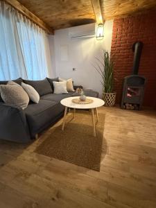 Posezení v ubytování Kuća za odmor Mirai + 1 fotografie