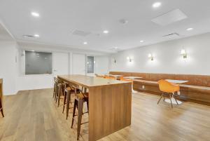 Fotografie z fotogalerie ubytování Luxury lofts, Downtown, Playhouse Sq, Near Stadium and Arena, Fire Pit, Rooftop deck, BBQ, Parking, Close to EVERYTHIHNG! v destinaci Cleveland