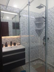 Ένα μπάνιο στο Kerouch house