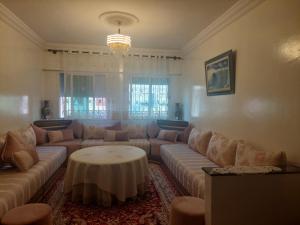 Χώρος καθιστικού στο Kerouch house