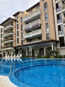 Πισίνα στο ή κοντά στο Sunny Home 2