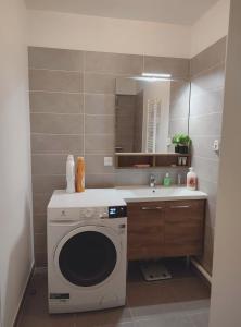 Φωτογραφία από το άλμπουμ του Chambre dans penthouse avec terrasse Parc Expo, Orléans, Orly & CDG σε Bagneux