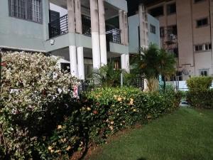 Κήπος έξω από το The DomeApp Apartment