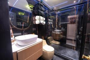 Ένα μπάνιο στο Luxury 2-Bedroom Brooklyn stay Free Parking & Laundry on-site +10 φωτογραφίες