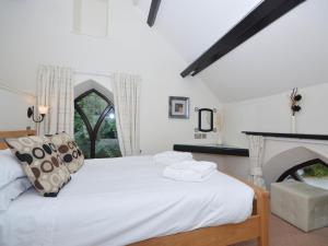 Postel nebo postele na pokoji v ubytování 5 Torwood Gables