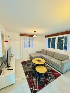 TV a/nebo společenská místnost v ubytování ByStreetHouse