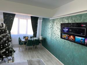 Μια τηλεόραση ή/και κέντρο ψυχαγωγίας στο Studio de poveste