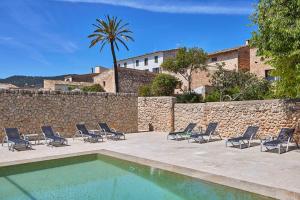 Bazén v ubytování Ca' n Beia Suites - Adults Only nebo v jeho okolí