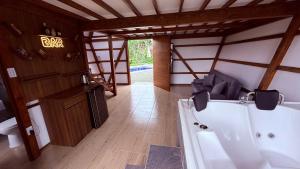 Ένα μπάνιο στο Cattaleya