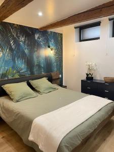 En eller flere senge i et værelse på Cozy house