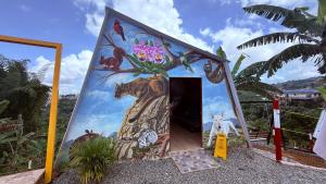 Κήπος έξω από το Orquídea