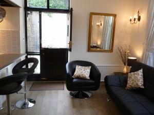 Posezení v ubytování 5 Torwood Gables