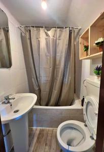 Koupelna v ubytování City Centre Sulemange Rooms Mouraria