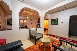 Posezení v ubytování Dar Yassan