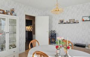 Fotografie z fotogalerie ubytování 3 Bedroom Nice Apartment In Finspång v destinaci Finspång