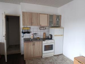 Η κουζίνα ή μικρή κουζίνα στο Meli