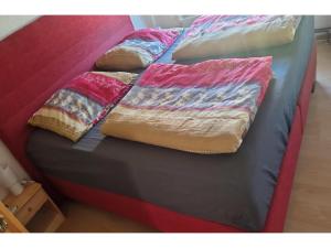 Postel nebo postele na pokoji v ubytování Gemütliches Ferienhaus mit Pool in Blankenburg + 15 fotografií