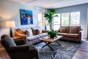 Χώρος καθιστικού στο Beachview 103 Condominium Condo +28 φωτογραφίες