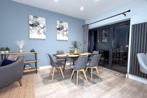 Χώρος καθιστικού στο New 3-Bed Bungalow for Groups & Contractors