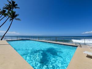 Hồ bơi trong/gần 2BR 2BA The Aloha Cottage