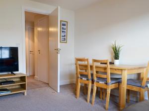 Μια τηλεόραση ή/και κέντρο ψυχαγωγίας στο Bleaberry- Hewetson Court