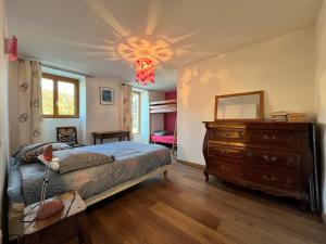 Postel nebo postele na pokoji v ubytování Appartement spacieux 8 pers centre Autrans, terrasse - FR-1-737-102