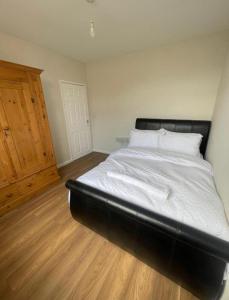 Postel nebo postele na pokoji v ubytování Flat 9 Haden + 16 fotografií