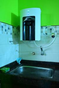 Koupelna v ubytování Nature's beauty 2 bhk ac apartment