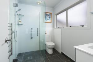 Koupelna v ubytování Barnarch Cottage