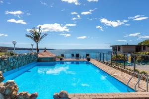 Bazén v ubytování Eagle Heights Holiday Units nebo v jeho okolí