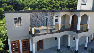 Φωτογραφία από το άλμπουμ του Anne's Emerald Tranquility Villas σε Laborie