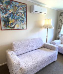 Posezení v ubytování Birch Court - Harakeke + 14 fotografií