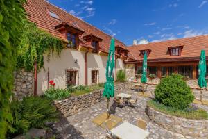 El edificio en el que está el hotel