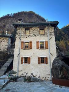 Fotografie z fotogalerie ubytování Riverside Room Joseph v destinaci Pontboset