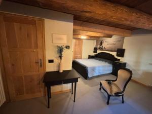 Fotografie z fotogalerie ubytování Riverside Room Joseph v destinaci Pontboset + 15 fotografií