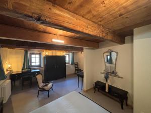 Fotografie z fotogalerie ubytování Riverside Room Joseph v destinaci Pontboset