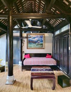 Lực HánhにあるVietnamese Ancient House in Hai Phongのギャラリーの写真