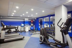 Fitness centrum a/nebo fitness zařízení v ubytování Four Points by Sheraton Manhattan Midtown West