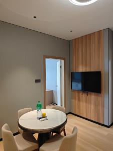 TV/trung tâm giải trí tại Grace Hotel